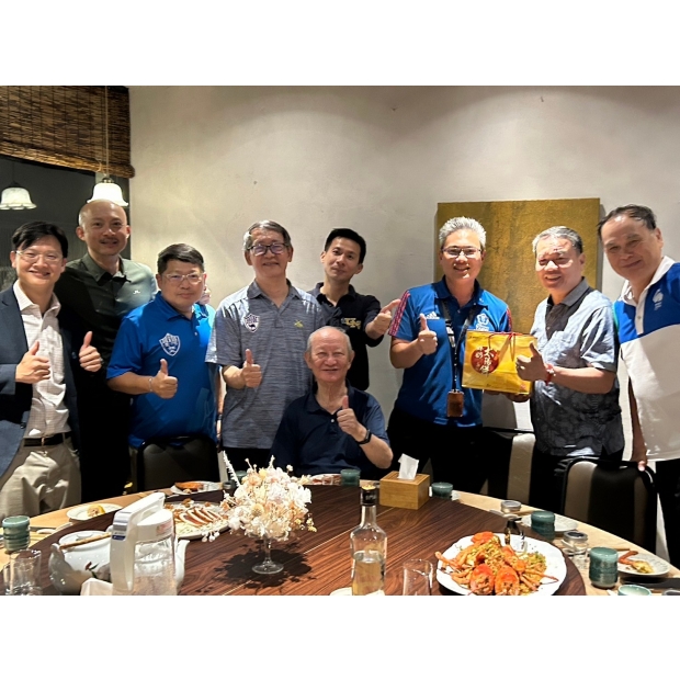 LINE_ALBUM_20240507 UNC臺灣校友會  一回熊、一生熊、UNC熊回巢 台中聯誼餐會_240511_4.jpg